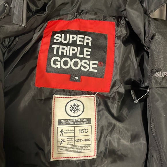 Winter puffer with hood, super triple goose. L size but size smaller - Picture 4 of 4